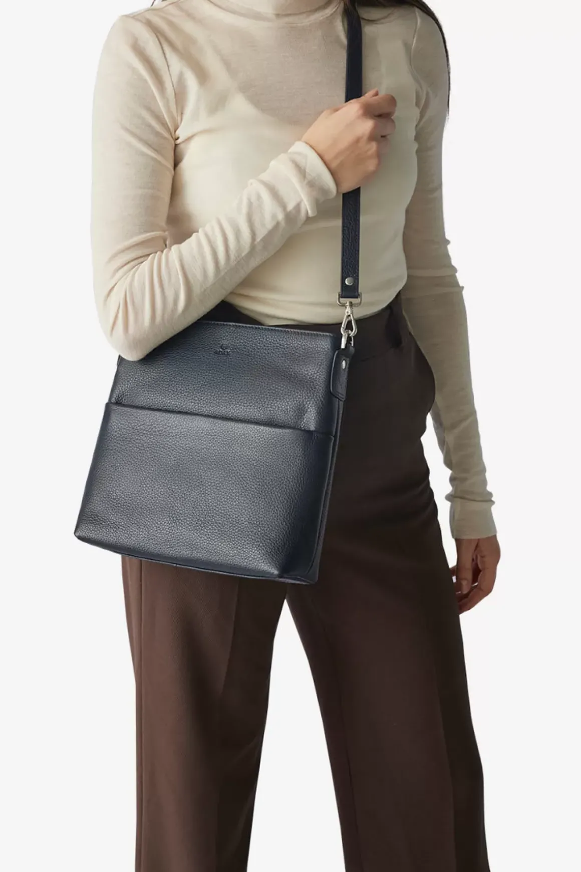 Cormorano Shoulder Bag Andrea Navy