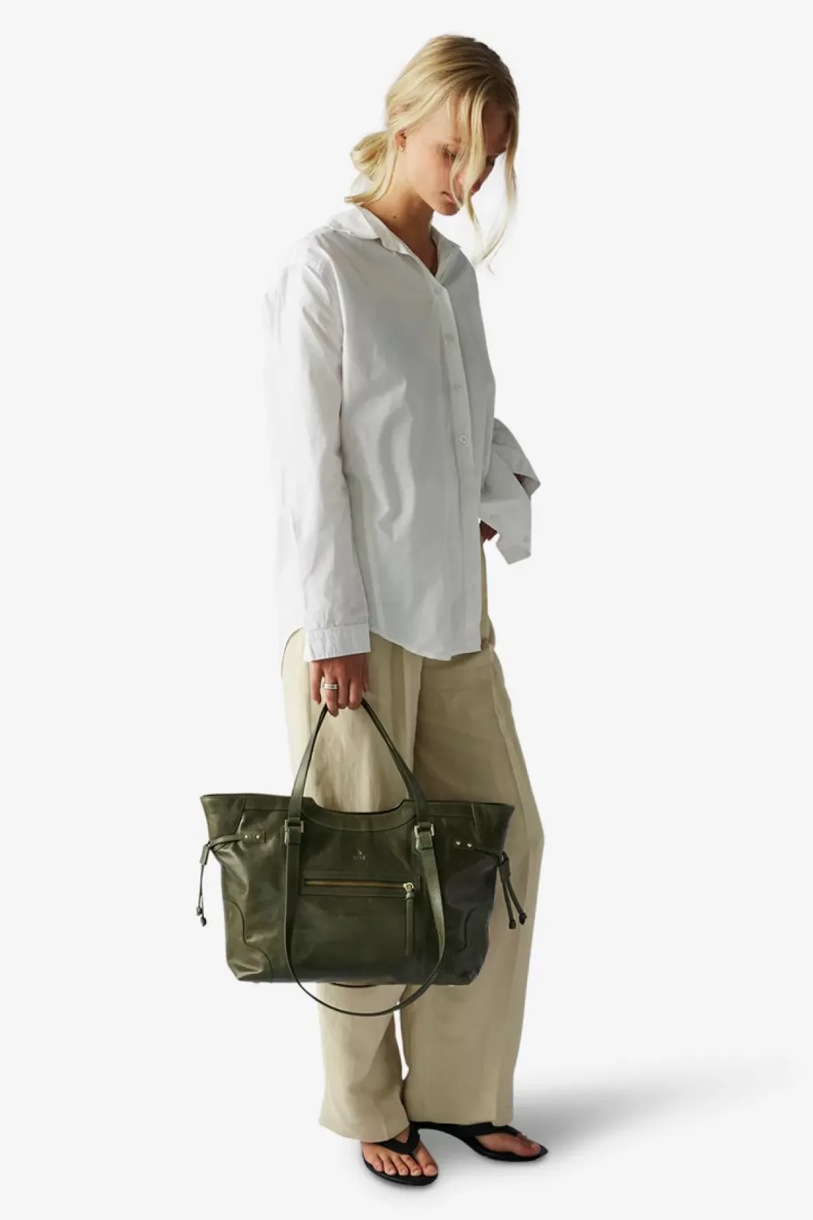 Salerno Shopper Krista Olive