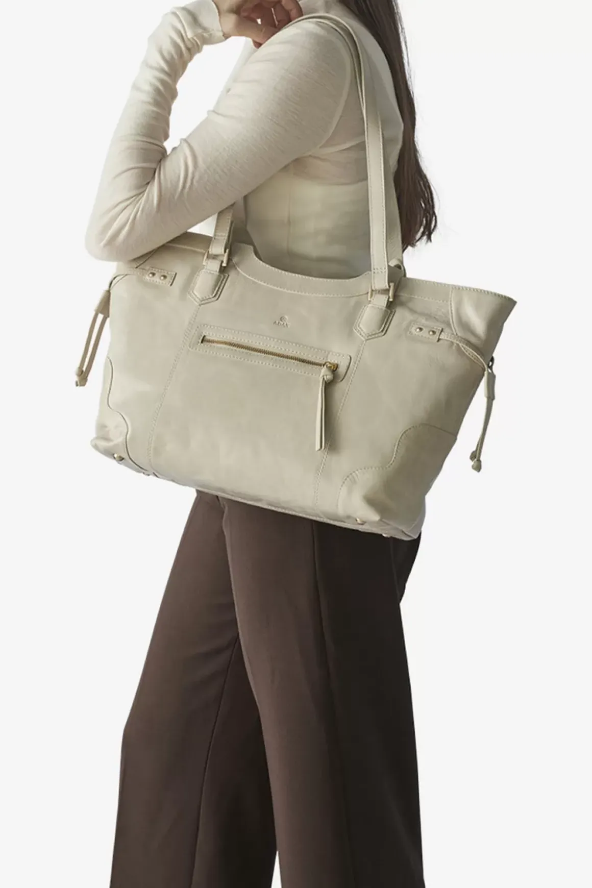 Salerno Shopper Krista Stone